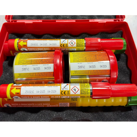 KIT SEGNALI DI SOCCORSO 6/12/50 MIGLIA VALIDITA' 4 ANNI 